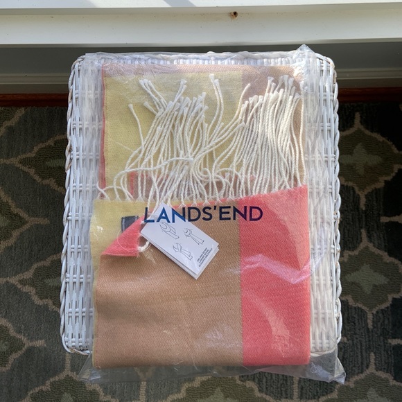 NWT Lands End soft wool pink and tan scarf - Picture 4 of 4
